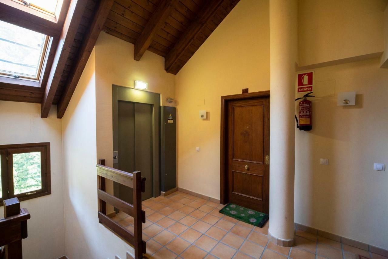 Inmocyma Abetal Grandes Vistas, Con Piscina-linsoles-